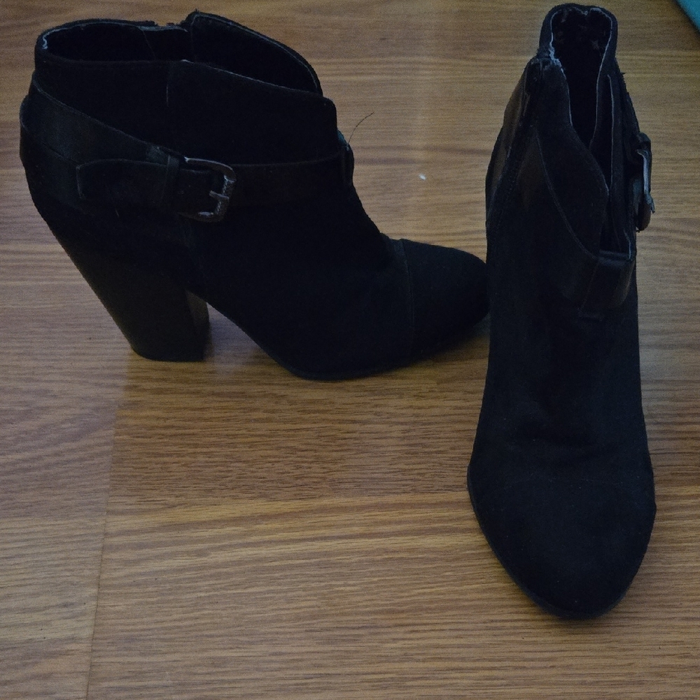 Elegant Black Ankle Boots